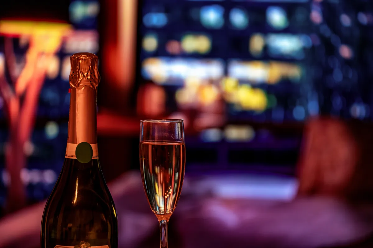 お酒と会話を楽しむ、心地よい時間。